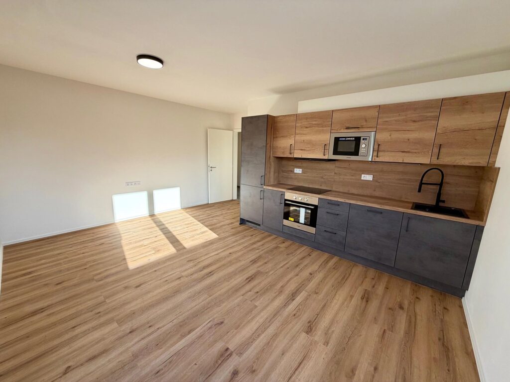 Pronájem bytu 3+kk/B, parkovací stání, ul. Ve Vrbách