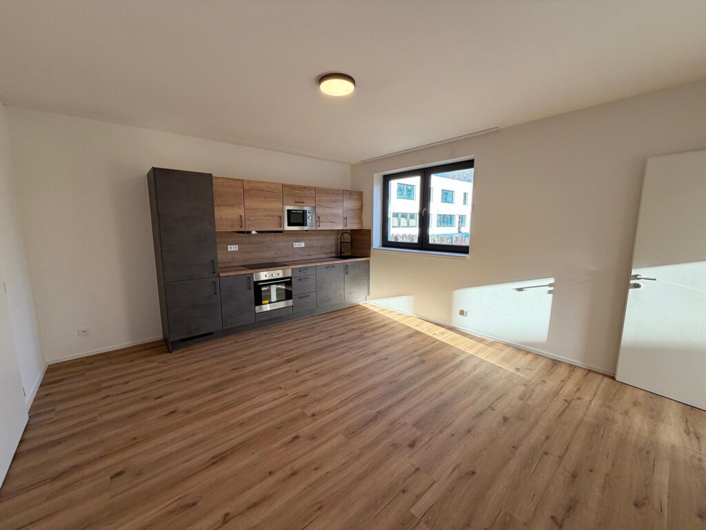 Pronájem bytu 2+kk, zahrádka, park. stání