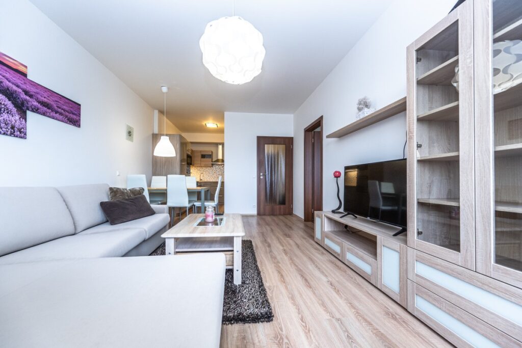 Pronájem zařízeného bytu 2+kk