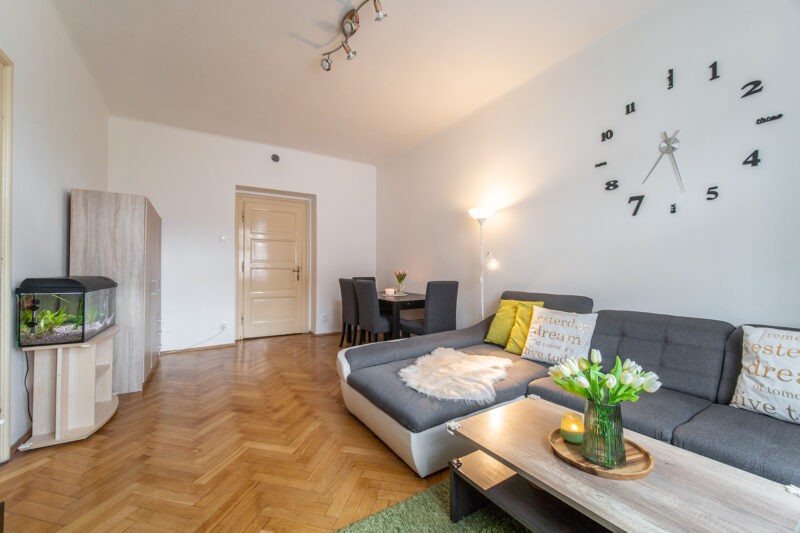 Byt 2+1 s balkonem a parkovacím stáním