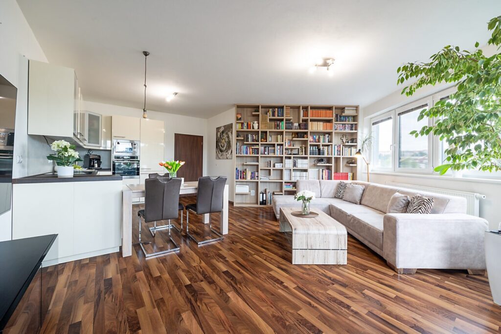 Byt 3+kk/B, s garážovým stáním