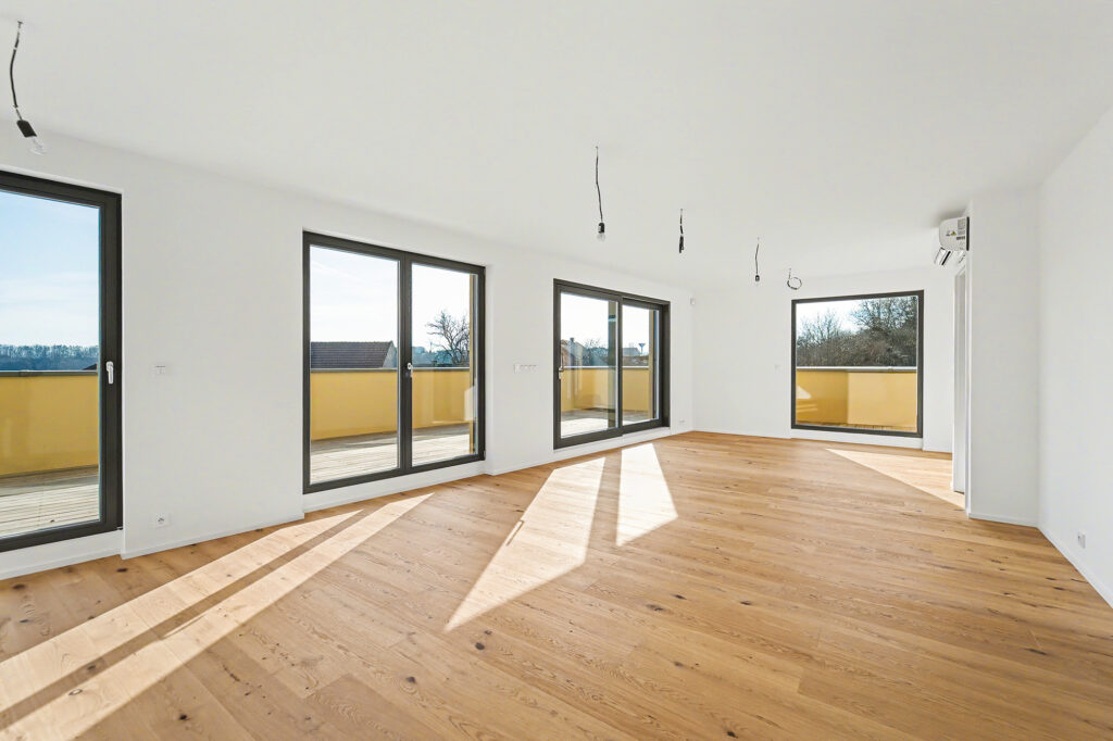 Prodej mezonetového bytu 4+kk s prostornou terasou, 2x parkovací stání